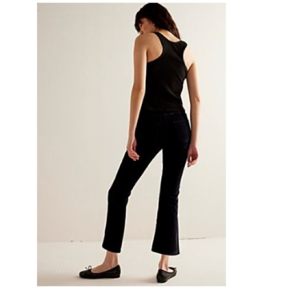 In My Feelings Velvet Crop Slim Flare Pants
***COLOR BLACK***